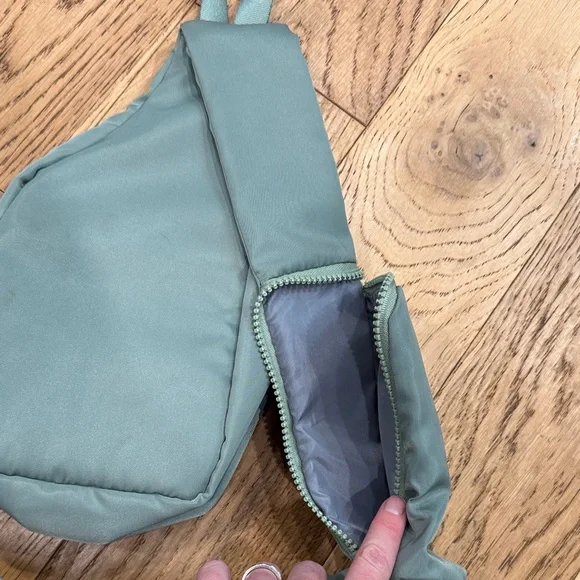 Gaiam Mint Green Crossbody Bag - Picture 4 of 6